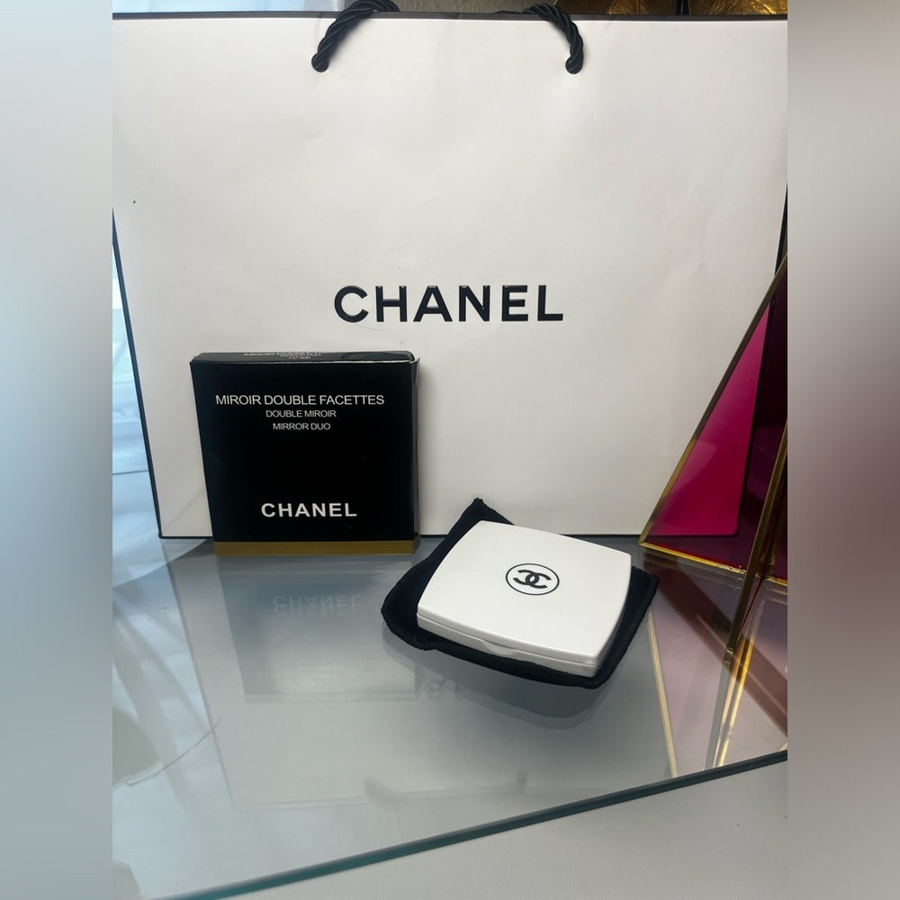 “HOSTPICK”CHANEL LIMITED EDITION DUO COMPACT DOUBLE FACETTE MIRROR W/Powder Puff - Picture 3 of 6